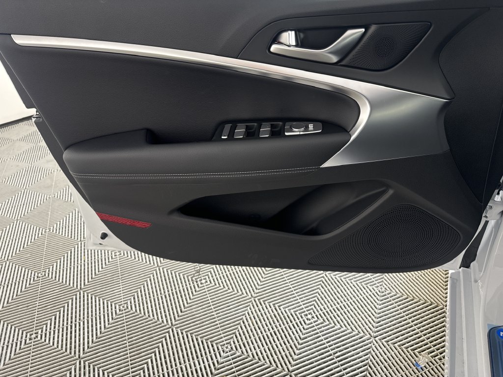 New 2026 Genesis G70 2.5T RWD image 8