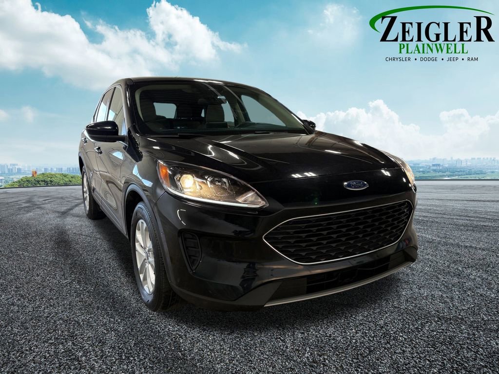 Used 2020 Ford Escape SE image 12