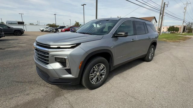 Used 2026 Chevrolet Traverse LT w/ Driver Confidence Package FWD image 4