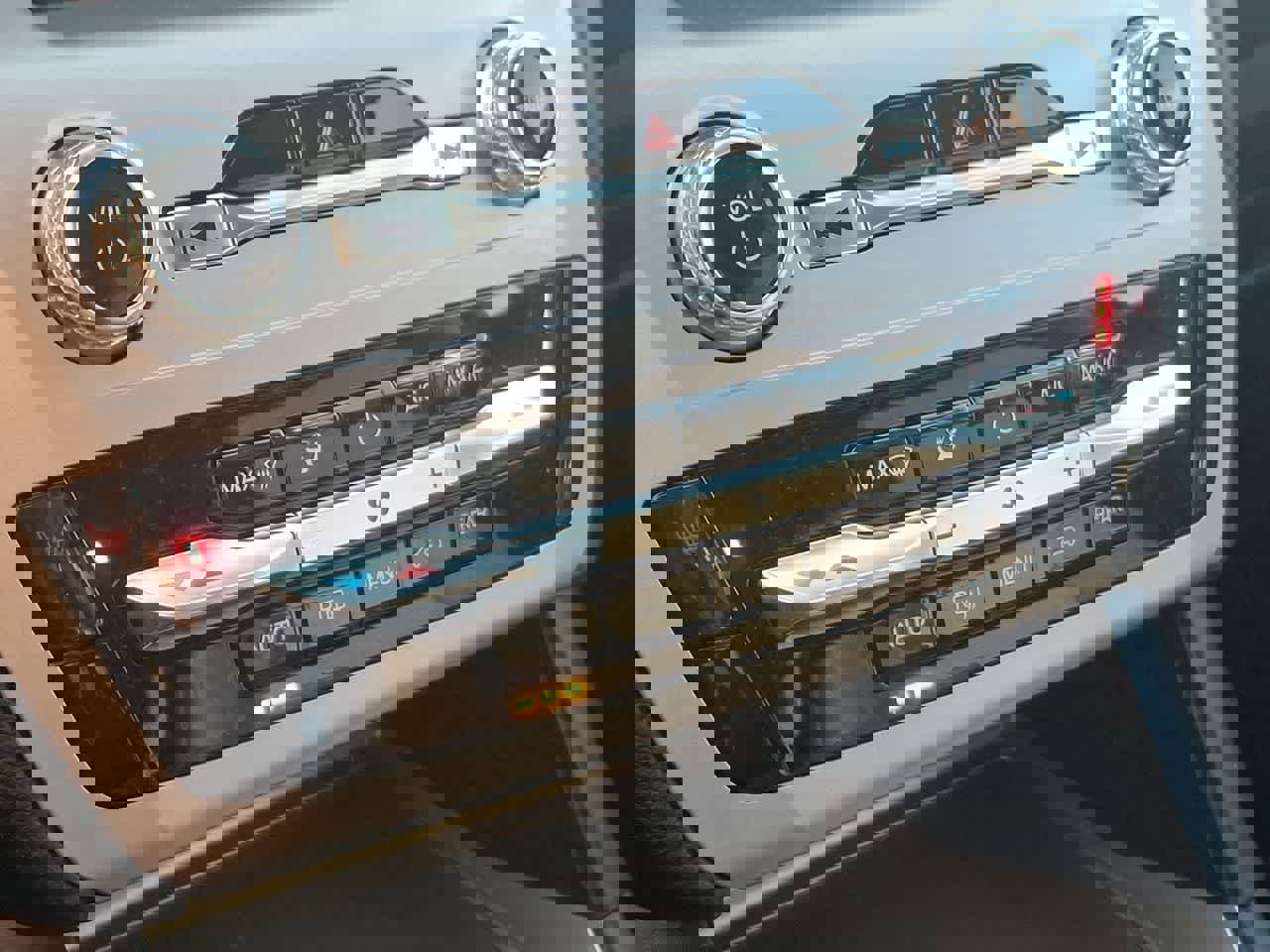 Certified 2023 Ford Explorer XLT image 25