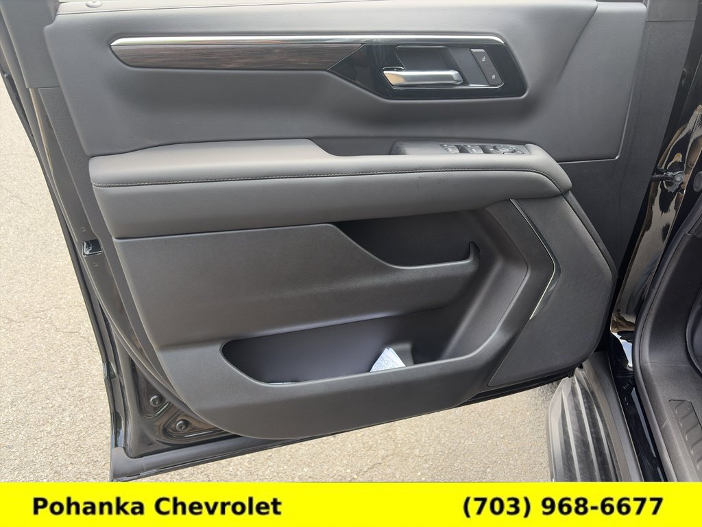 New 2026 Chevrolet Suburban LS w/ LPO, Dark Essentials Package AWD/4WD image 22