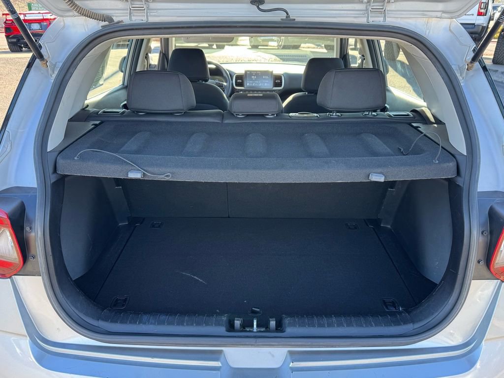 Used 2024 Hyundai Venue SE image 17