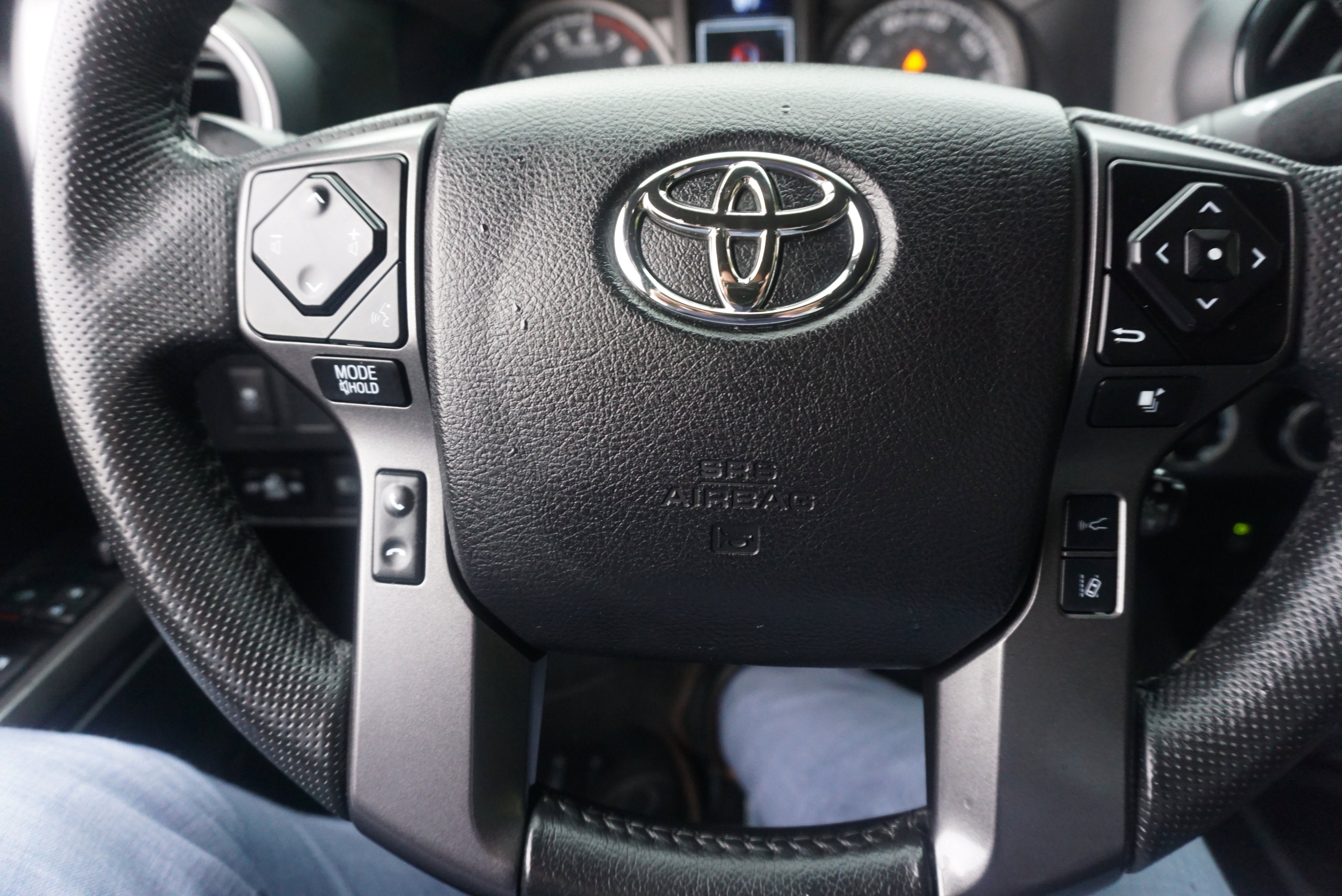 Used 2022 Toyota Tacoma TRD Sport w/ Technology Package AWD/4WD image 8