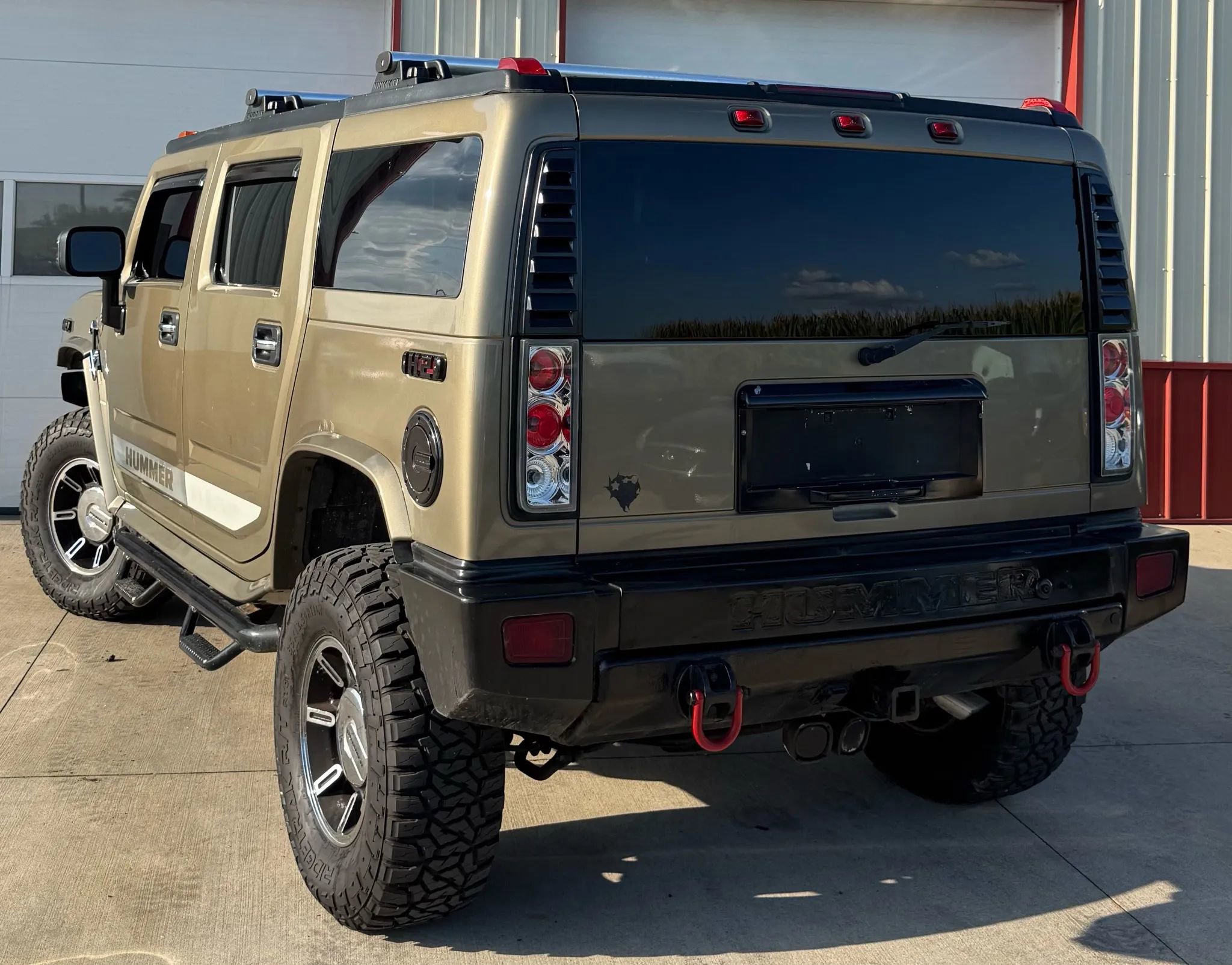 Used 2005 HUMMER H2 w/ Preferred Equipment Group image 20