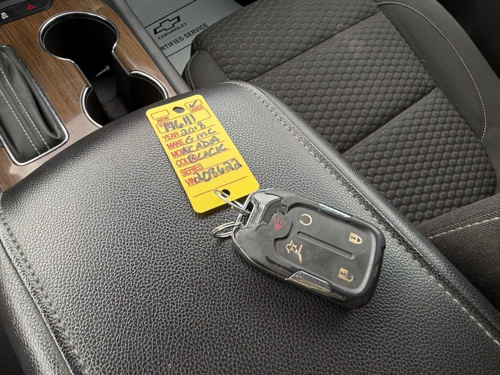 Used 2018 GMC Acadia SLE w/ Driver Alert Package I AWD/4WD image 14