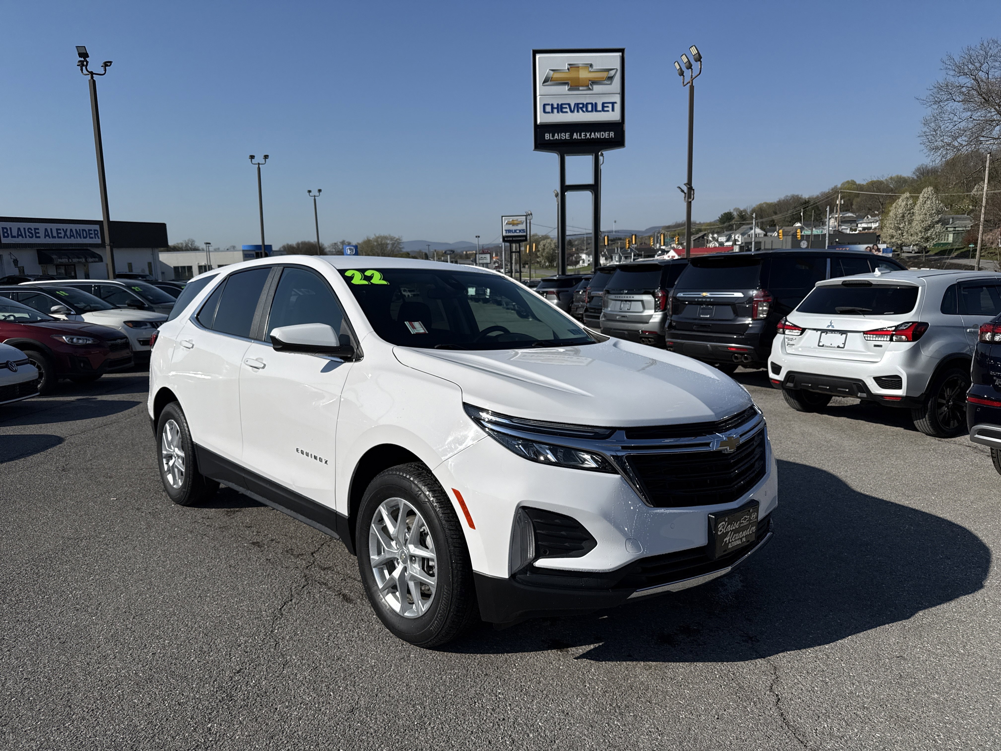 Used 2022 Chevrolet Equinox LT image 1