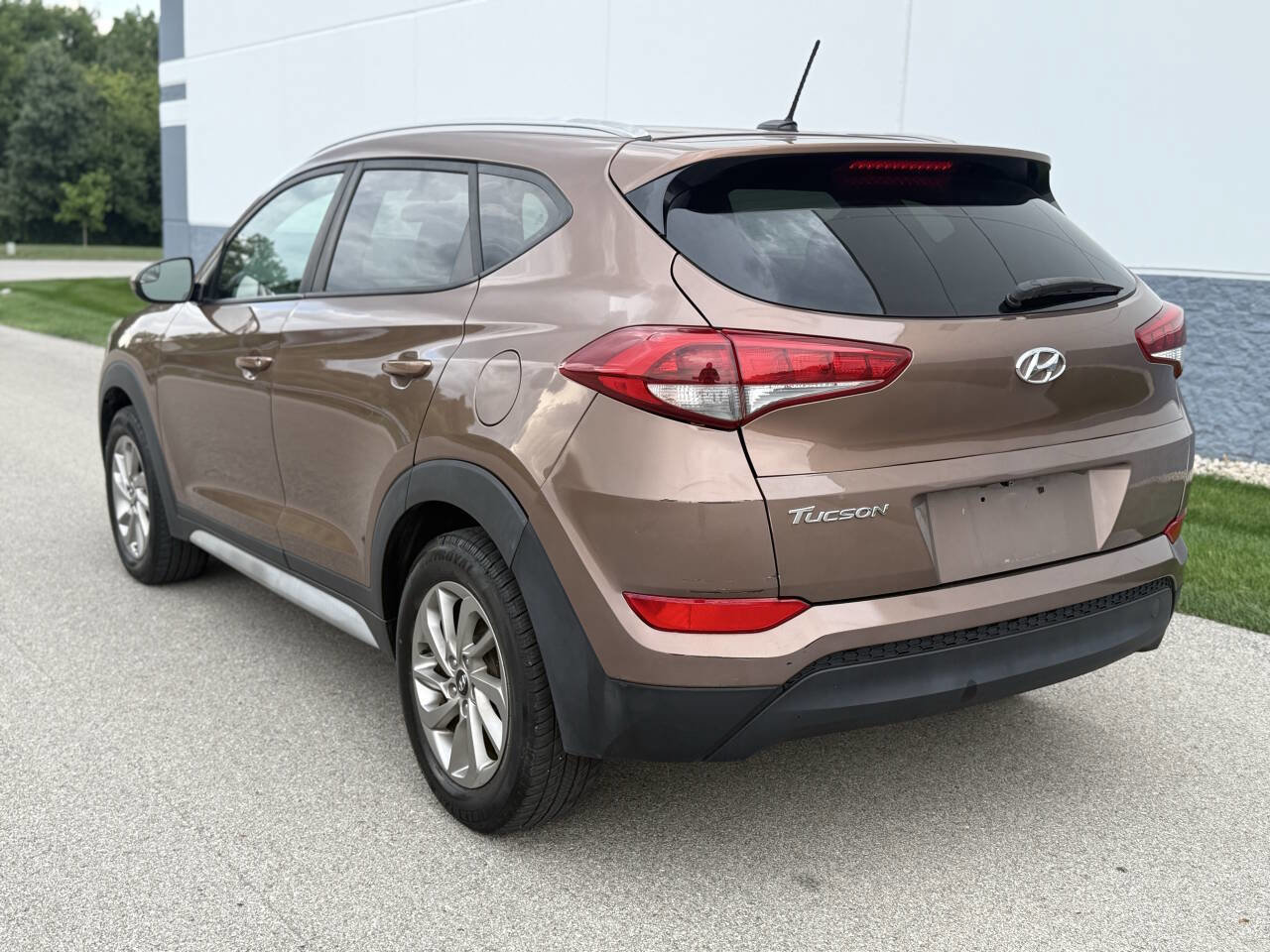 Used 2017 Hyundai Tucson SE image 3