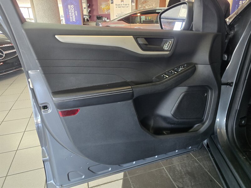Used 2022 Ford Escape SE AWD/4WD image 7