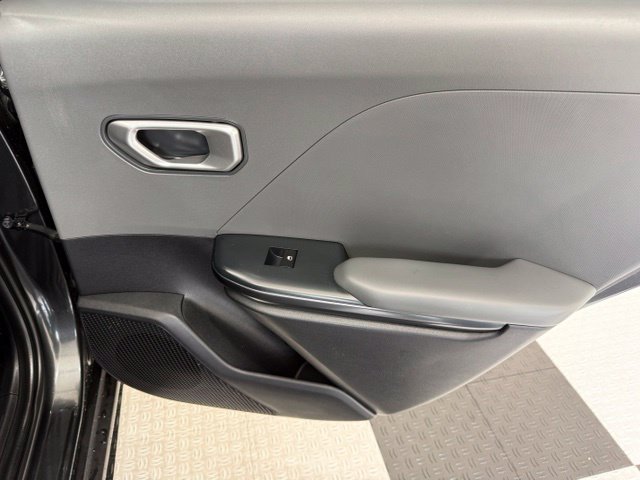 Used 2025 Kia K4 FWD image 25