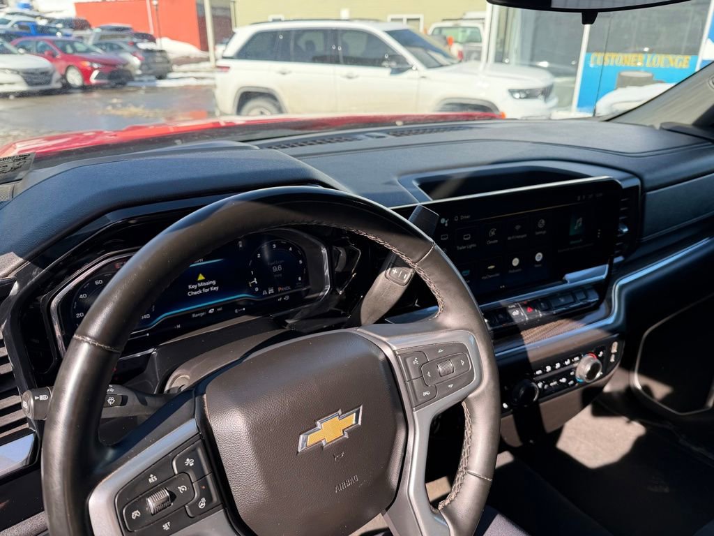 Used 2025 Chevrolet Silverado 1500 LT image 22