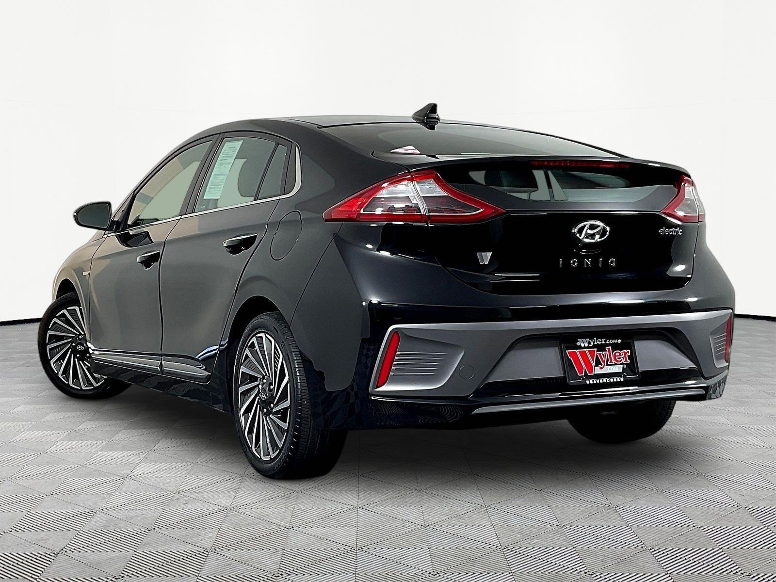 Used 2019 Hyundai Ioniq Limited FWD image 4