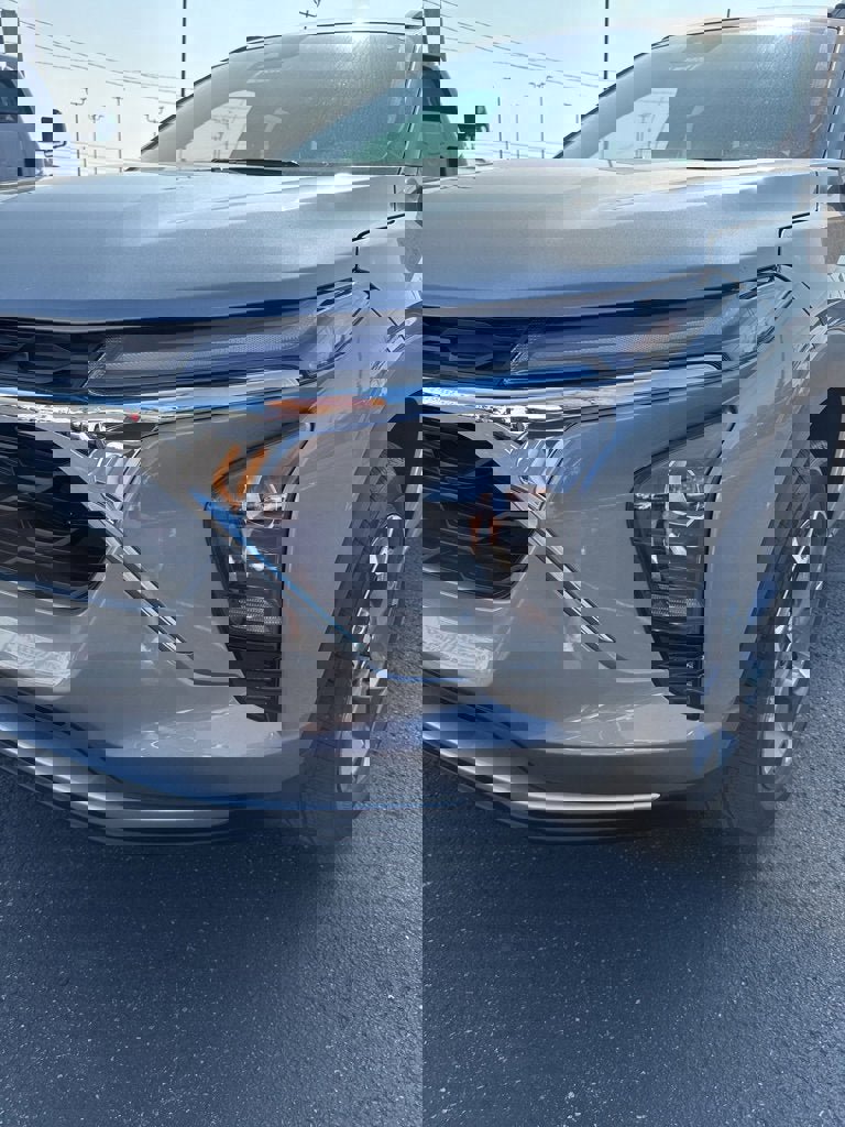 New 2025 Chevrolet Trax LT w/ Driver Confidence Package image 9