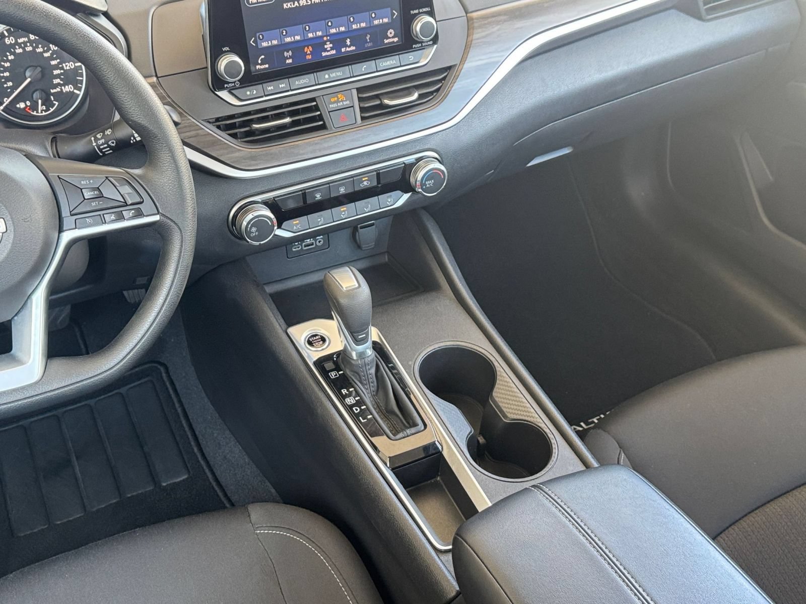 Used 2025 Nissan Altima 2.5 SV FWD image 42