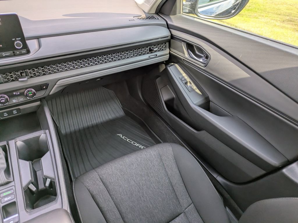 Used 2023 Honda Accord EX image 16