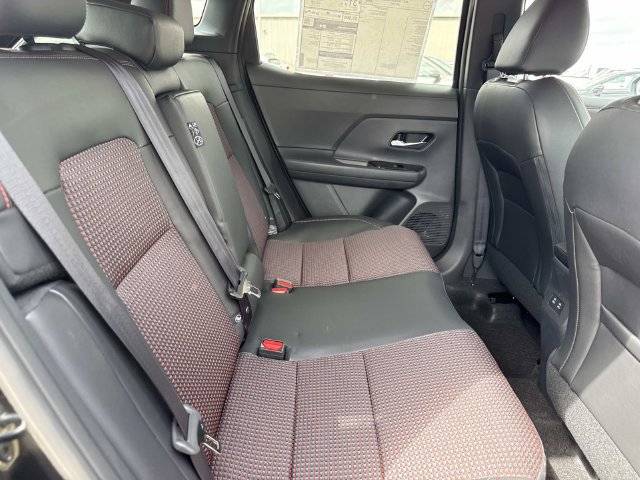 New 2027 Nissan Kicks SR FWD image 12