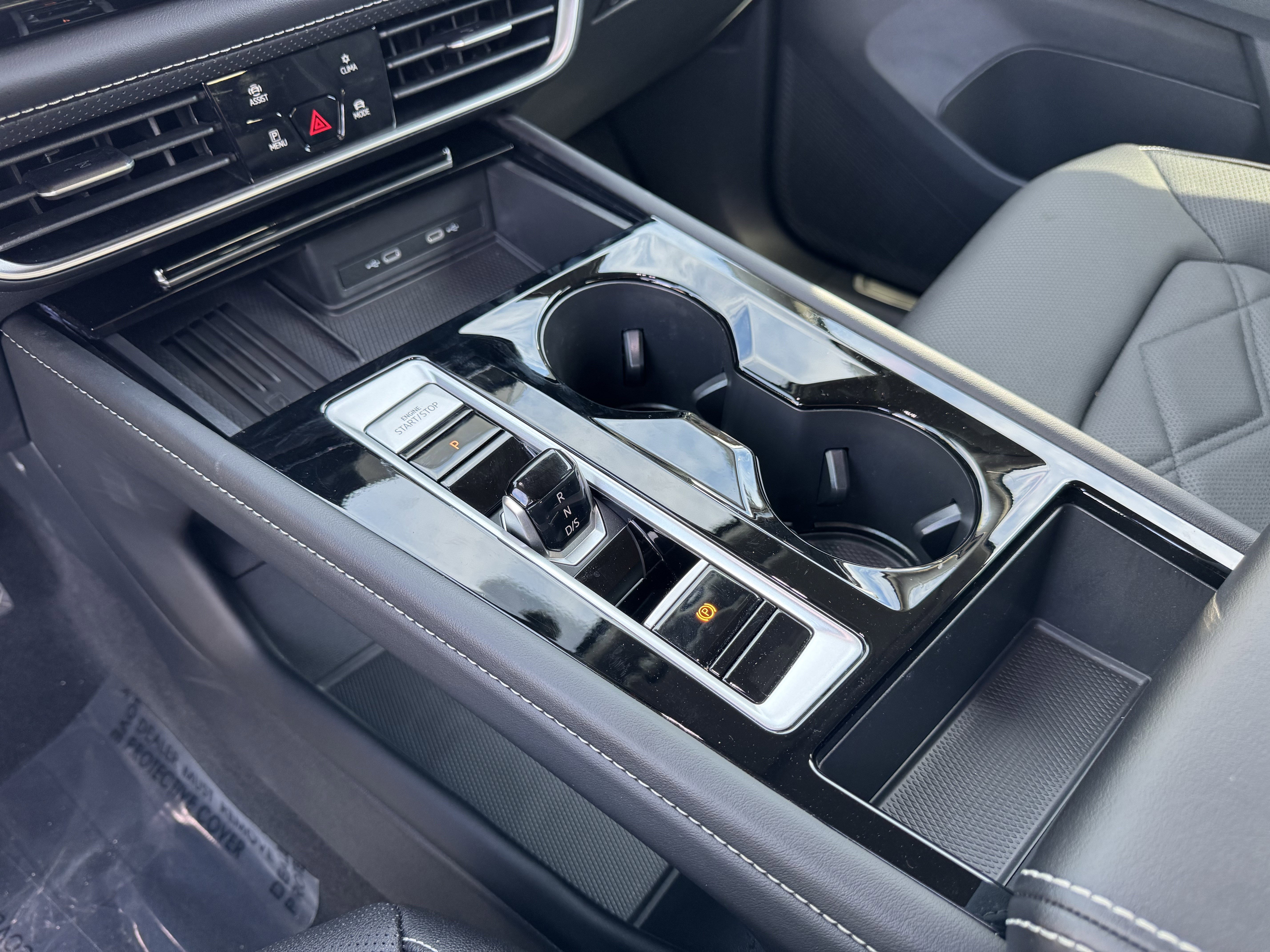 Certified 2025 Volkswagen Atlas SE image 29