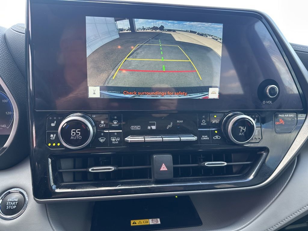 Used 2023 Toyota Highlander Limited image 10