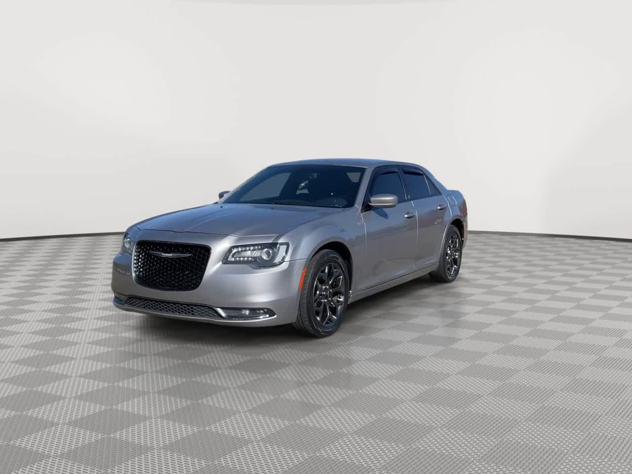 Used 2018 Chrysler 300 S AWD/4WD image 4
