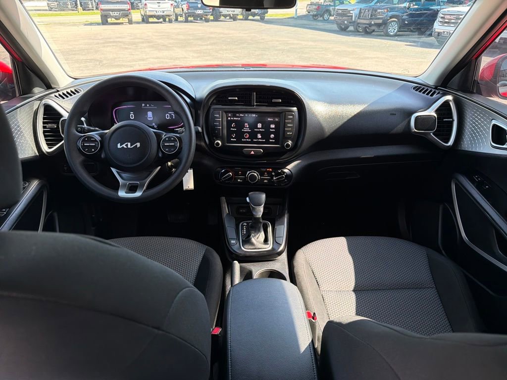 Used 2024 Kia Soul LX w/ Option Group 015 image 23