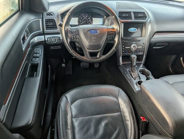 Used 2017 Ford Explorer Limited image 7