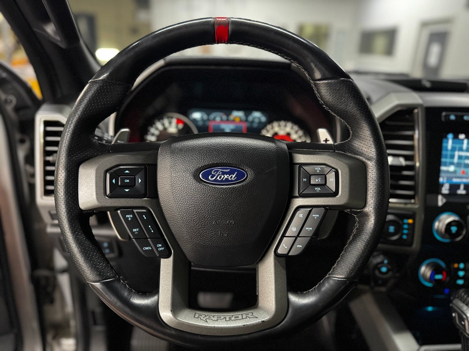 Used 2019 Ford F150 Raptor w/ Equipment Group 802A Luxury AWD/4WD image 22