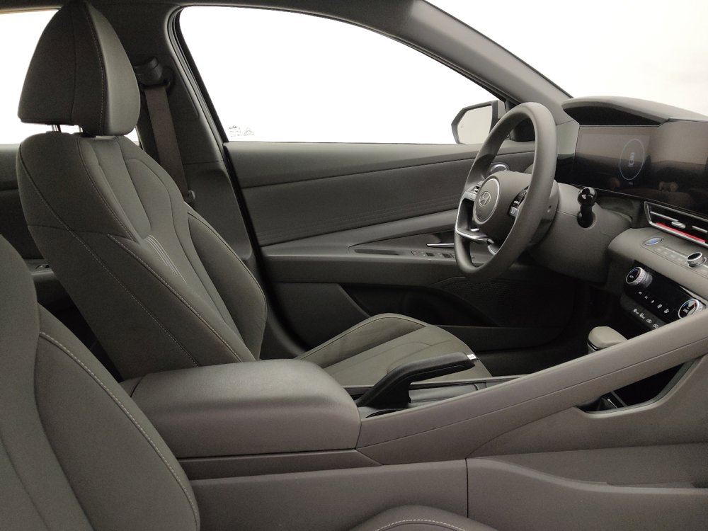 Used 2024 Hyundai Elantra SEL image 21