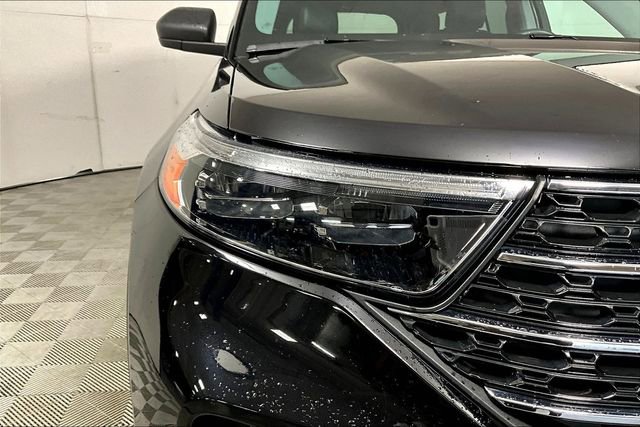 Used 2023 Ford Explorer XLT w/ Equipment Group 202A image 28