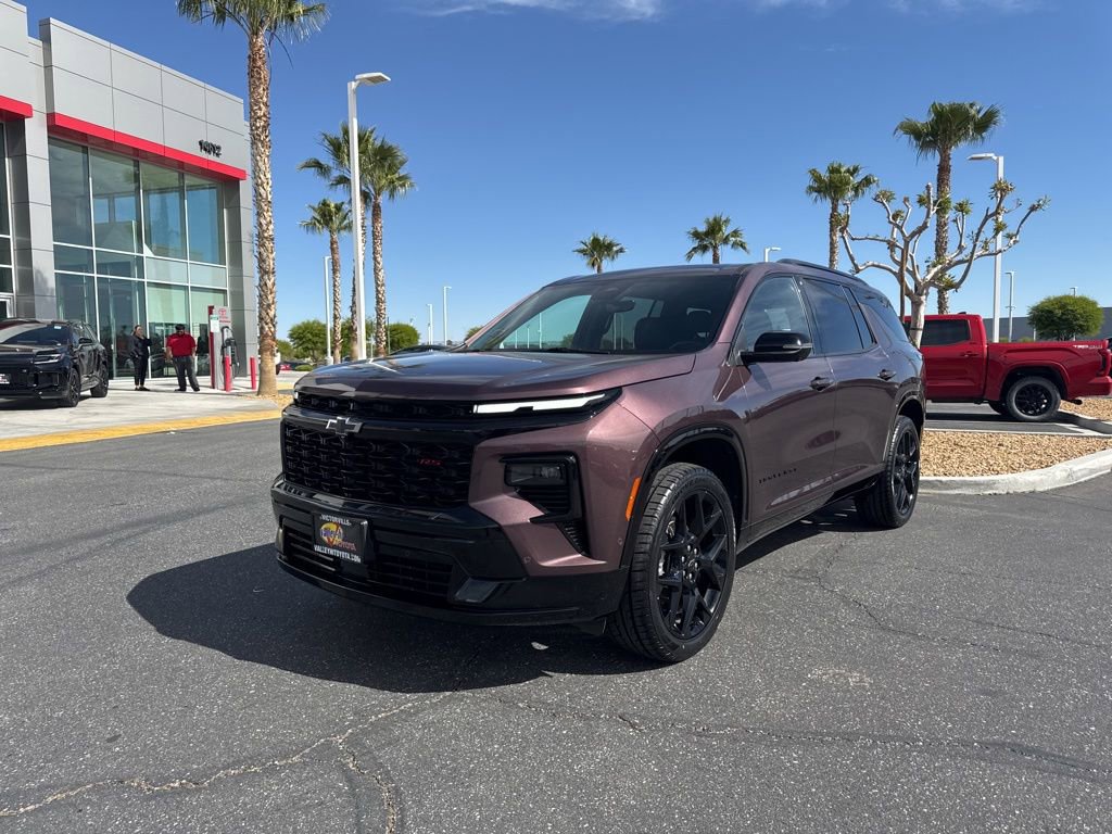 Used 2024 Chevrolet Traverse RS FWD image 2