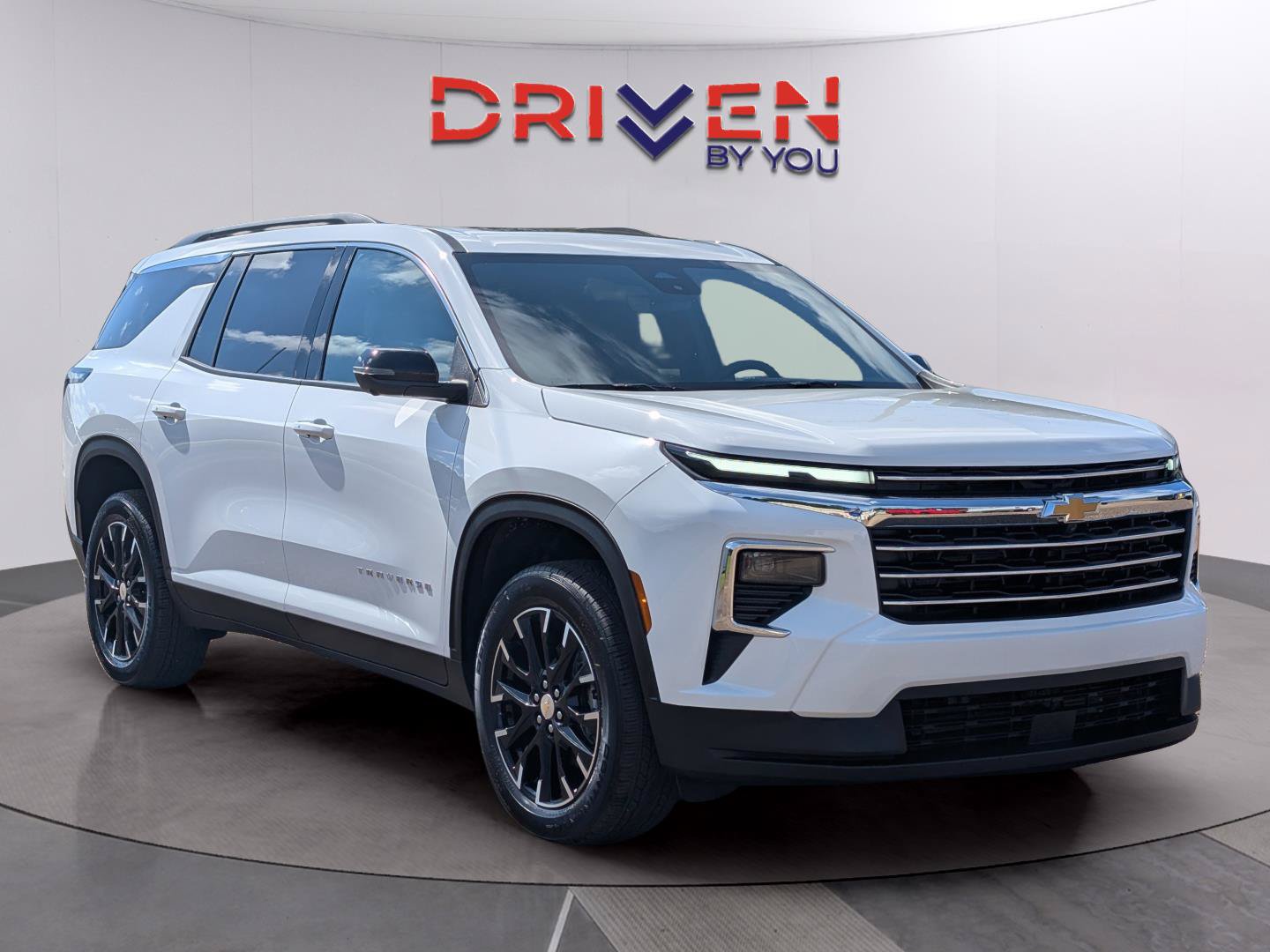 New 2026 Chevrolet Traverse LT w/ Sun and Wheel Package FWD image 7