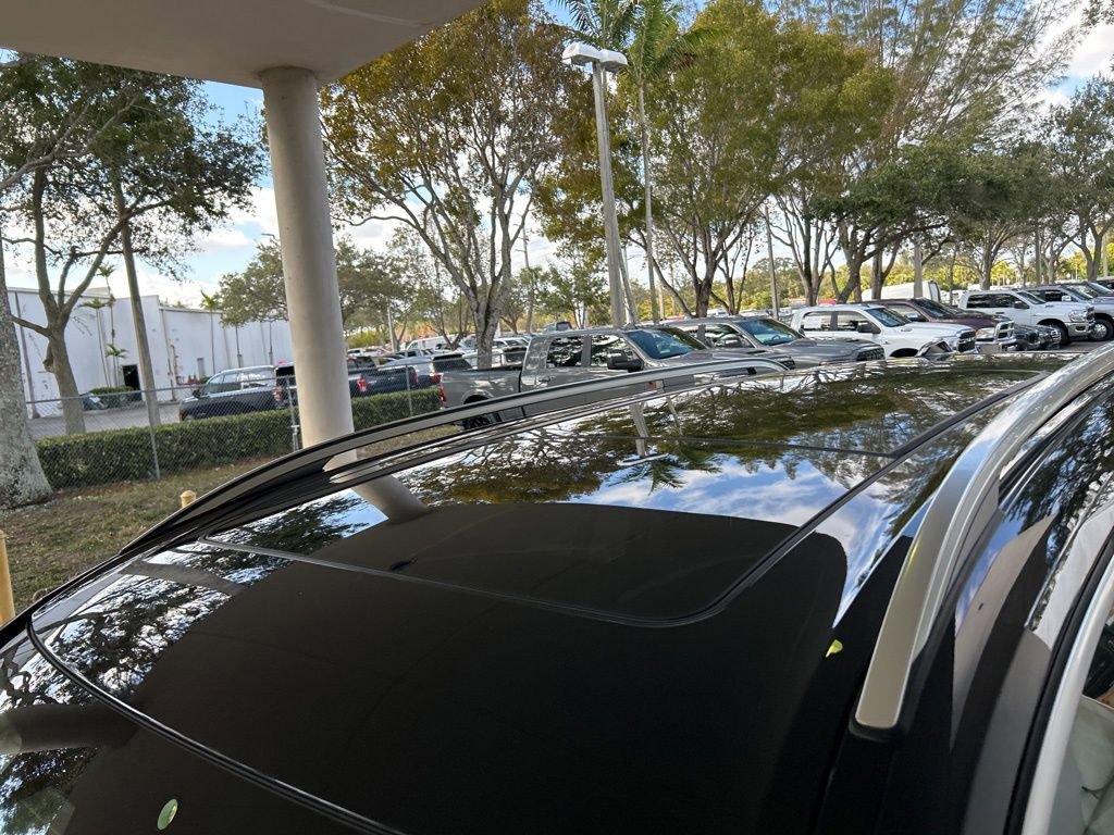 Used 2025 BMW X7 xDrive40i image 16