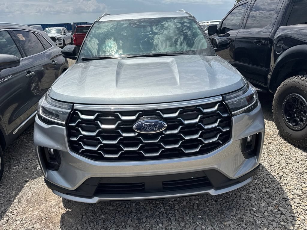 Used 2025 Ford Explorer Platinum AWD/4WD image 6
