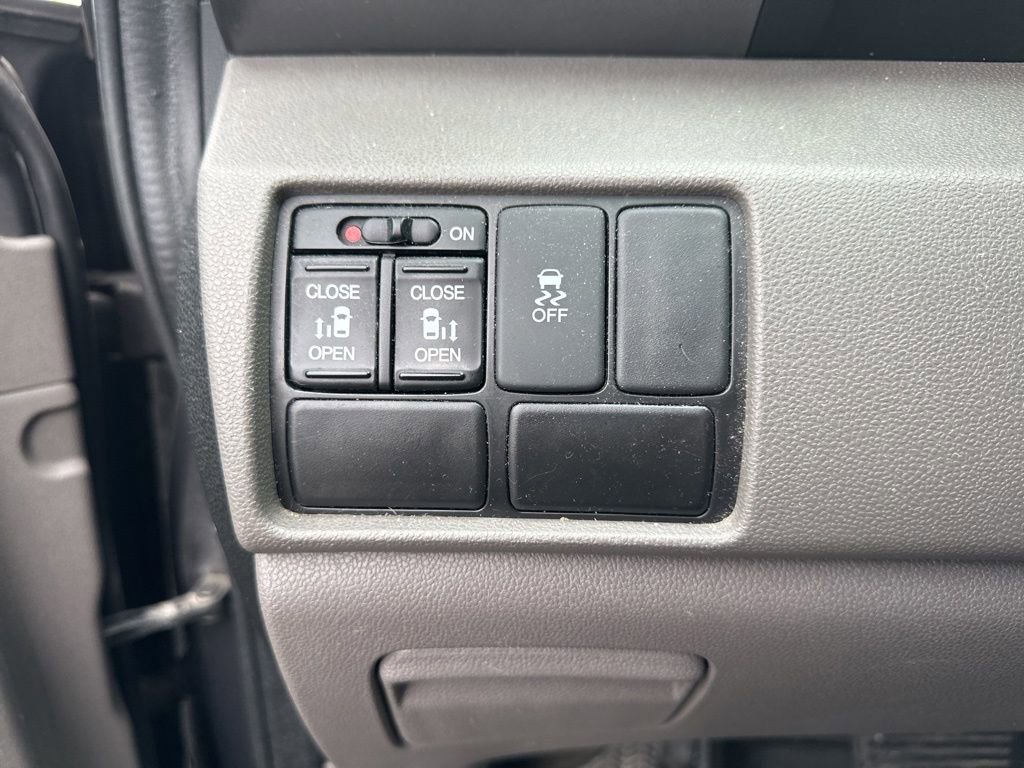 Used 2016 Honda Odyssey SE image 19