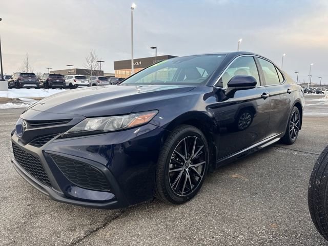 Used 2021 Toyota Camry SE image 9