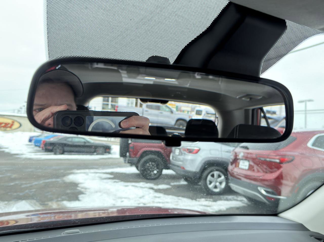 Used 2024 Hyundai Venue SEL FWD image 41