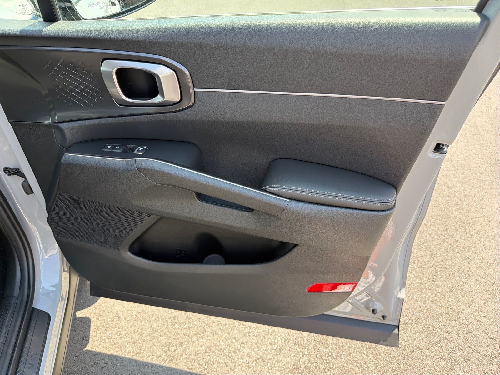 Certified 2025 Kia Sorento EX w/ Panoramic Sunroof Package FWD image 14