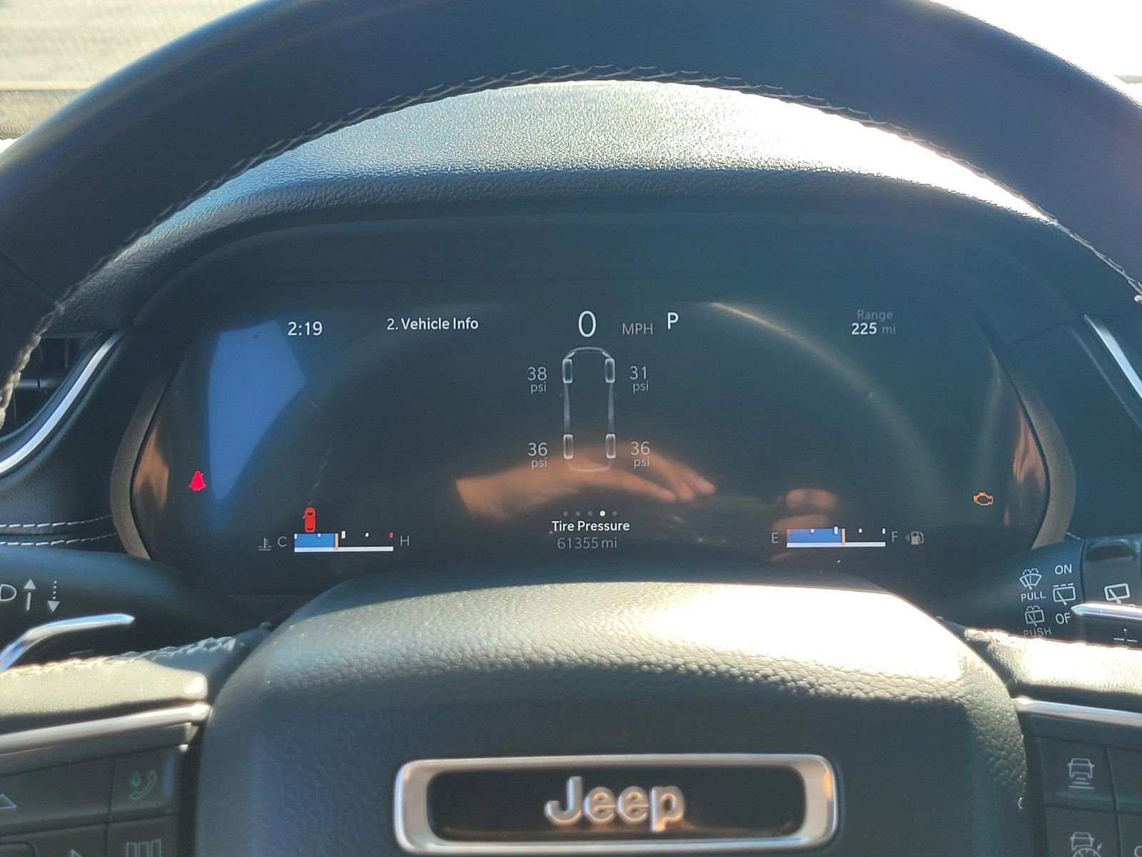 Used 2023 Jeep Grand Cherokee L Laredo image 28