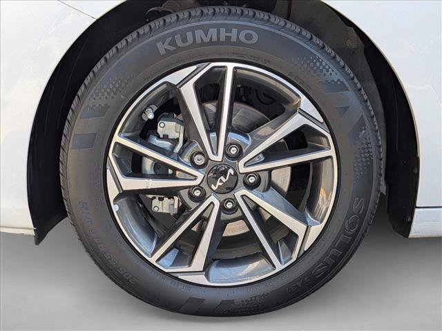 Used 2023 Kia Forte LXS w/ LXS Technology Package FWD image 22