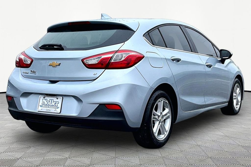 Used 2017 Chevrolet Cruze LT w/ Convenience Package image 2