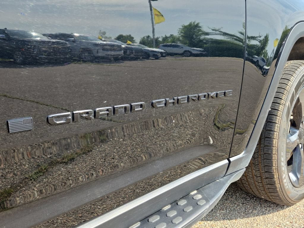 Used 2024 Jeep Grand Cherokee Limited w/ Luxury Tech Group II AWD/4WD image 36