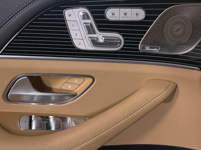 Used 2024 Mercedes-Benz GLS 580 4MATIC image 33