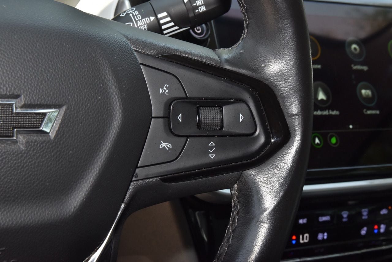 Used 2023 Chevrolet Bolt EUV Premier w/ Sun & Sound Package FWD image 23