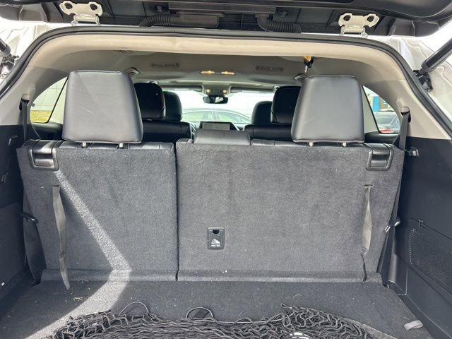 Used 2023 Toyota Highlander Limited image 8