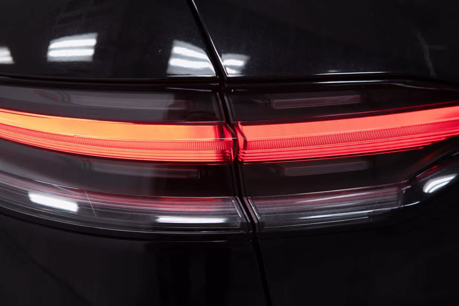 Certified 2026 Porsche Macan S AWD/4WD image 18