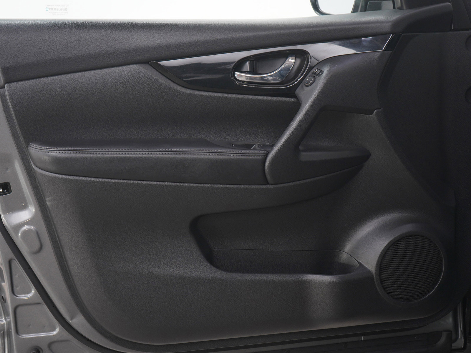 Used 2018 Nissan Rogue Sport SV w/ SV Technology Package image 21