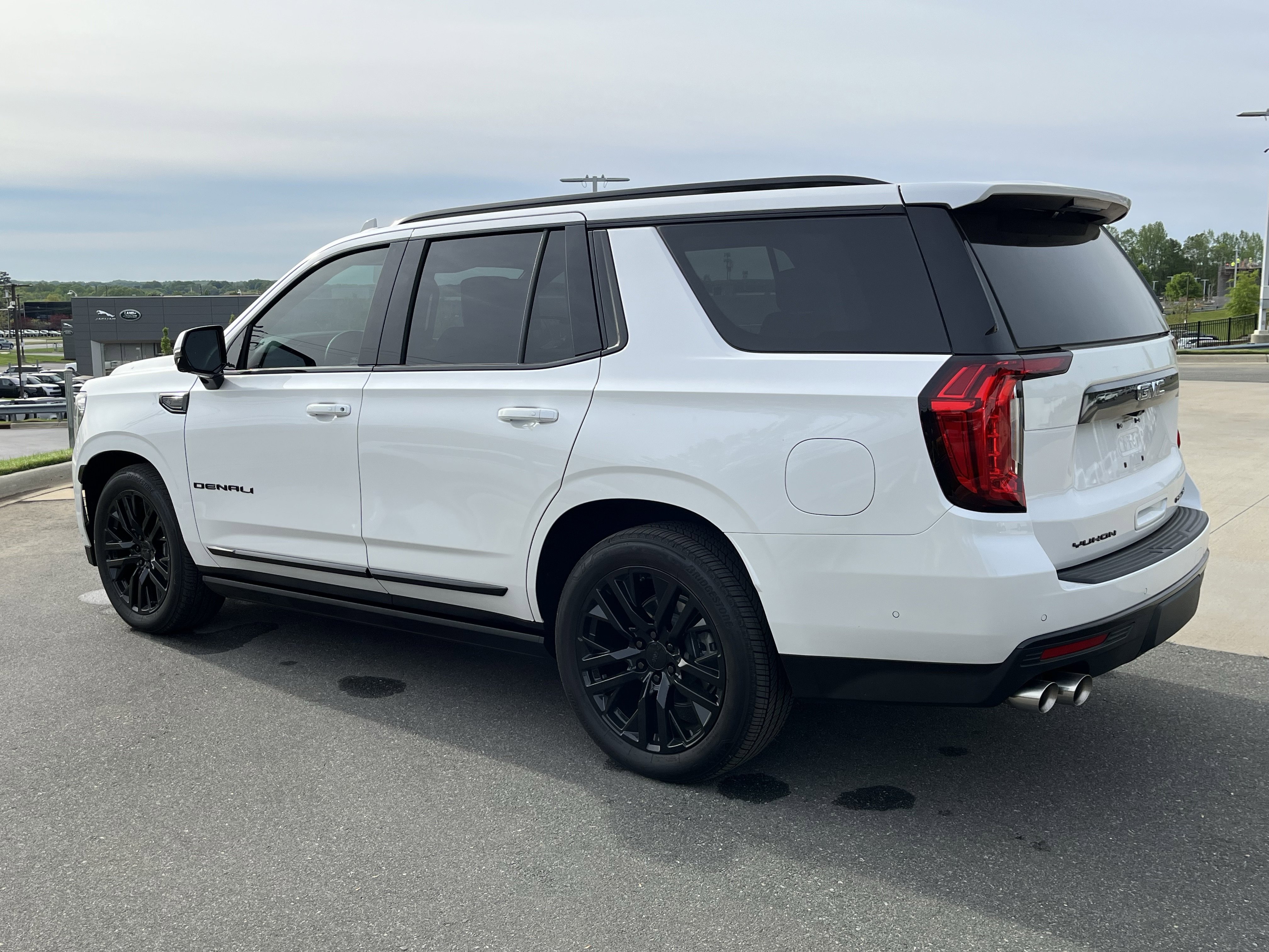 Used 2024 GMC Yukon Denali Ultimate image 7