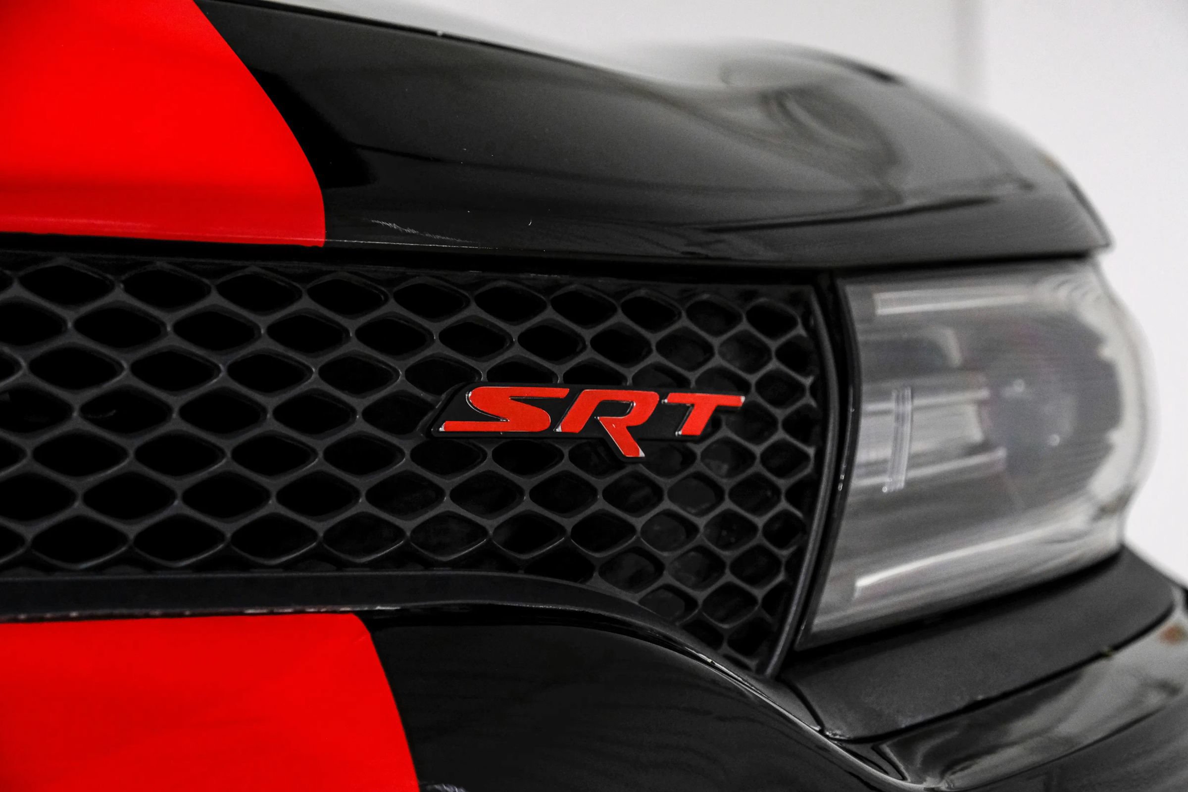 Used 2016 Dodge Charger SRT w/ Harman/Kardon Audio Group RWD image 60