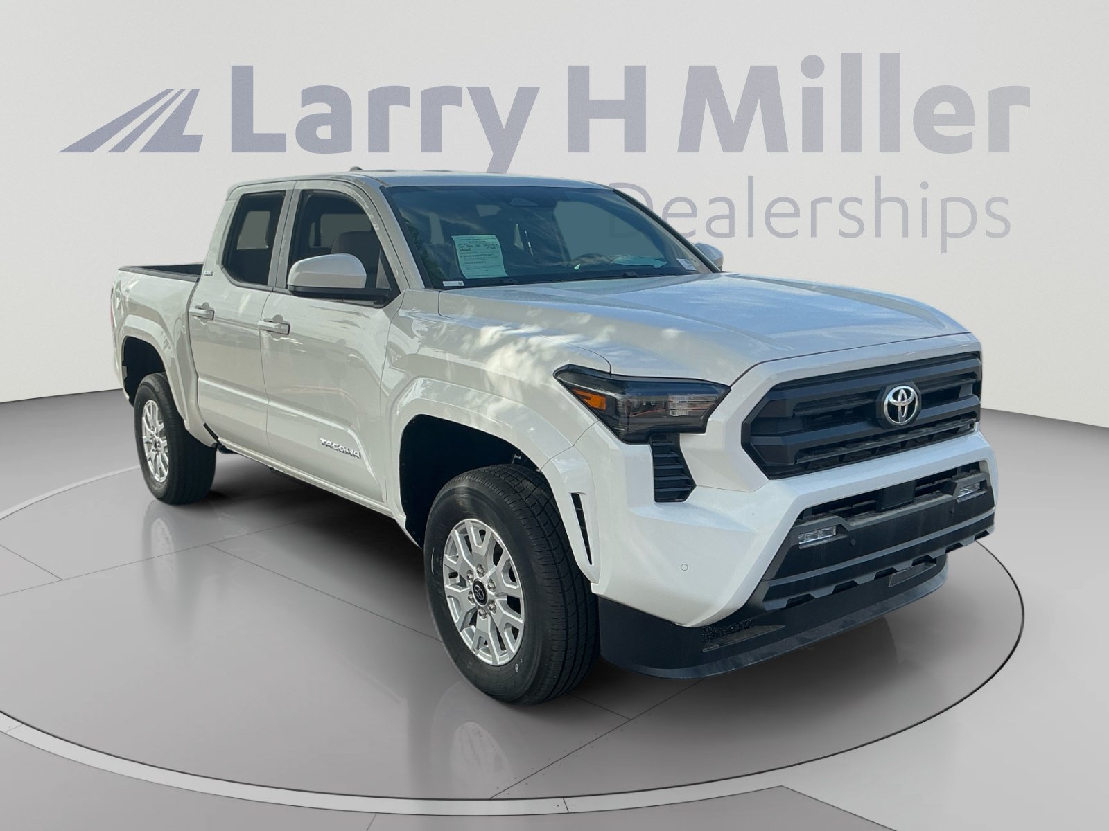 Used 2026 Toyota Tacoma SR5 w/ SR5 Upgrade Package AWD/4WD image 6