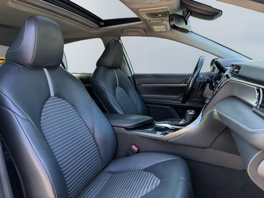 Used 2020 Toyota Camry SE w/ Convenience Package image 21