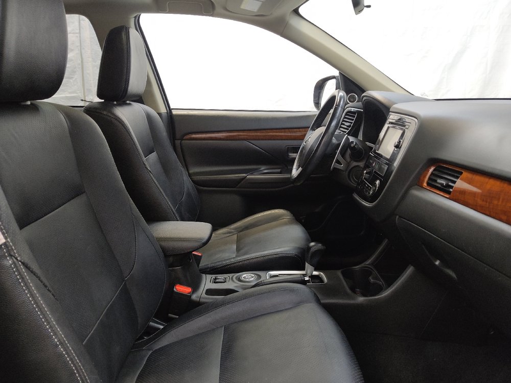 Used 2014 Mitsubishi Outlander GT AWD/4WD image 21