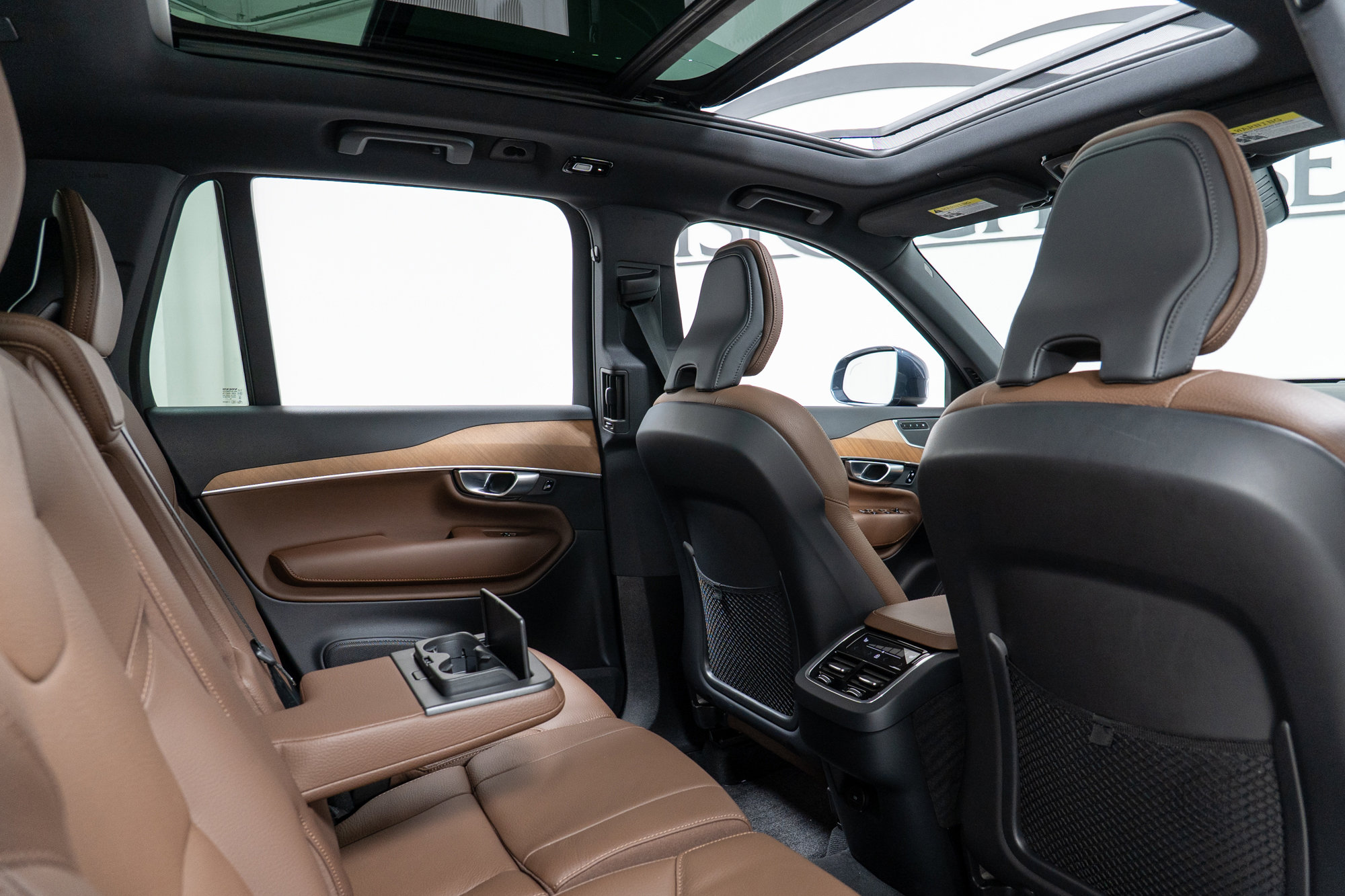 Certified 2024 Volvo XC90 B6 Plus w/ Protection Package Premier image 23